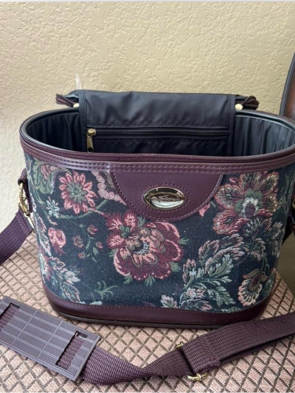 Vintage Floral Tapestry Crossbody Bag in Plum
